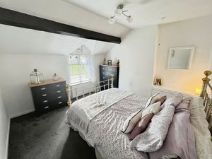 Bedroom- click for photo gallery